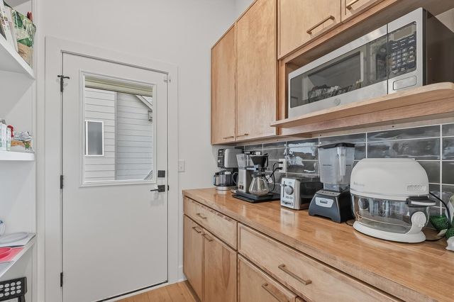 1525 N Shadow Rock Dr, Andover, KS 67002