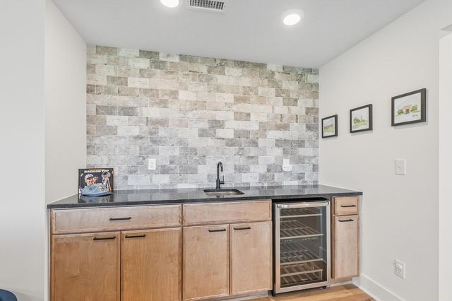 1525 N Shadow Rock Dr, Andover, KS 67002