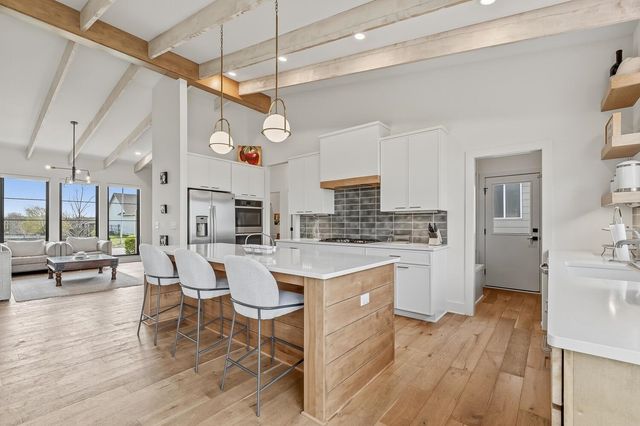 1525 N Shadow Rock Dr, Andover, KS 67002