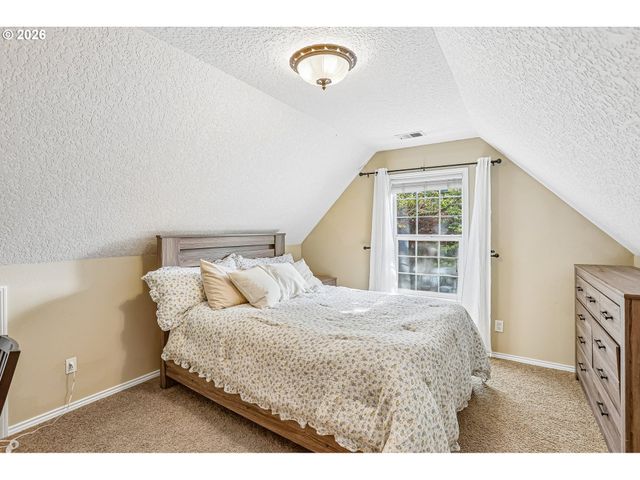 2600 COEUR D ALENE Dr, West Linn, OR 97068