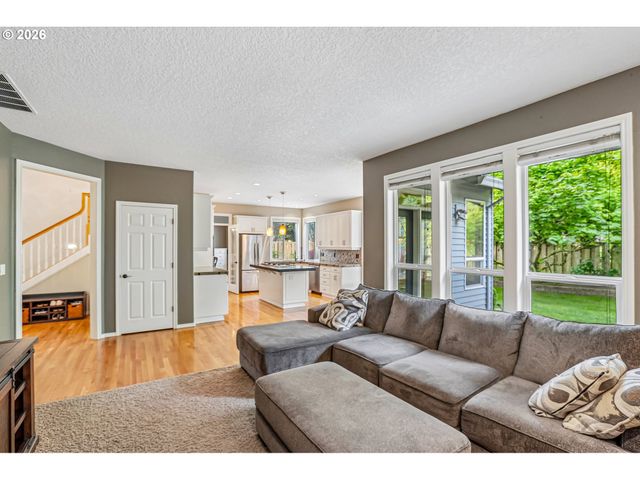 2600 COEUR D ALENE Dr, West Linn, OR 97068