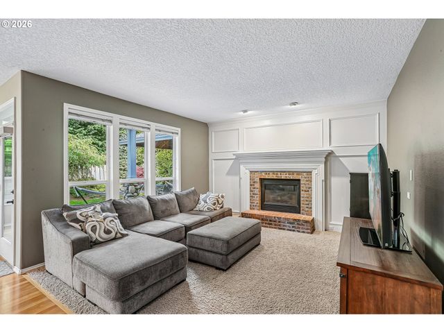 2600 COEUR D ALENE Dr, West Linn, OR 97068