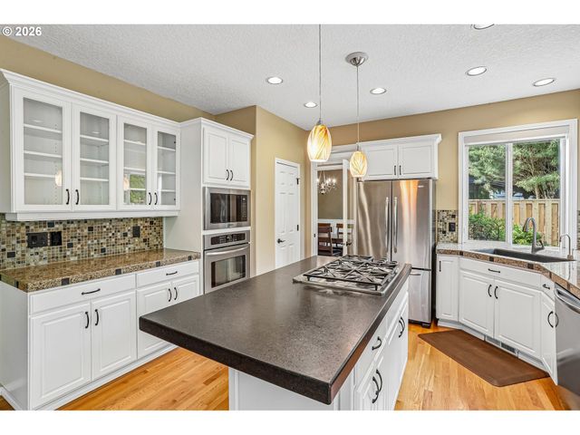 2600 COEUR D ALENE Dr, West Linn, OR 97068