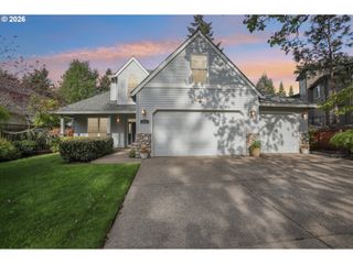2600 COEUR D ALENE Dr, West Linn, OR 97068