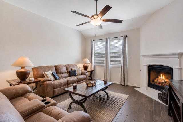 3227 Texas Trail, Aubrey, TX 76227