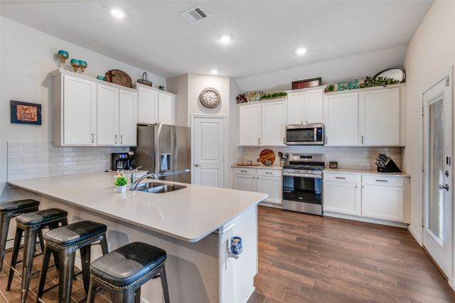 3227 Texas Trail, Aubrey, TX 76227