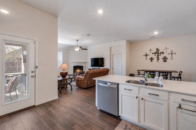 3227 Texas Trail, Aubrey, TX 76227