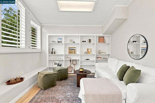 4333 Walnut Blvd, Walnut Creek, CA 94596