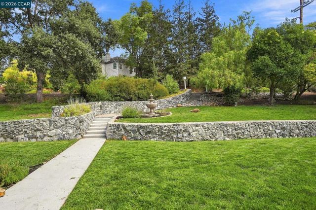 4333 Walnut Blvd, Walnut Creek, CA 94596