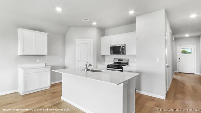 10112 E 131st Place S, Bixby, OK 74014