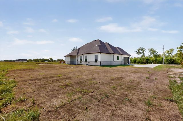 135 VZ County Road 3811, Wills Point, TX 75169