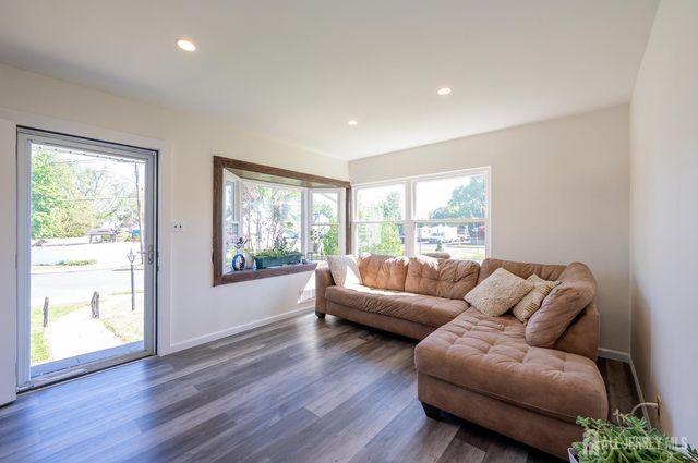 24 Old Stage Road, East Brunswick, NJ 08816