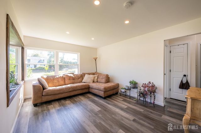 24 Old Stage Road, East Brunswick, NJ 08816