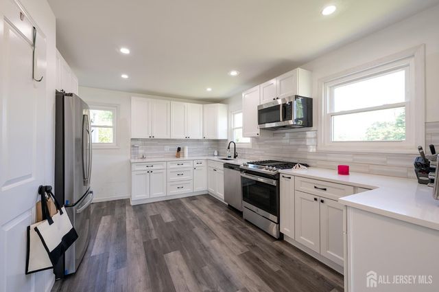 24 Old Stage Road, East Brunswick, NJ 08816