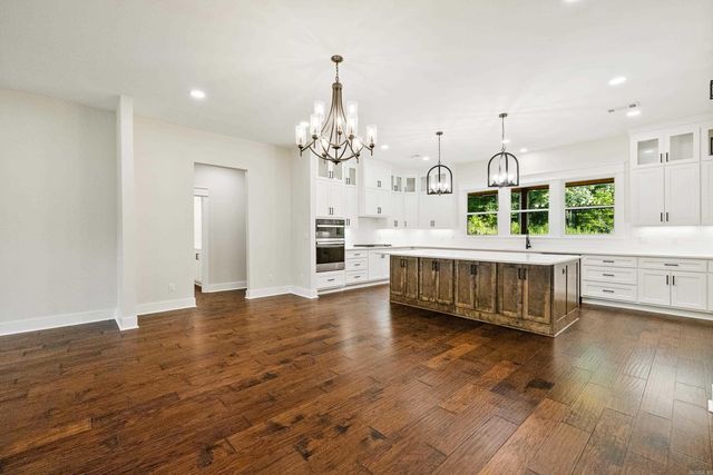 7000 Rolling Manor Drive, Benton, AR 72019