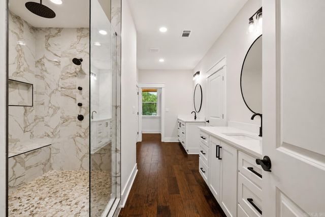 7000 Rolling Manor Drive, Benton, AR 72019