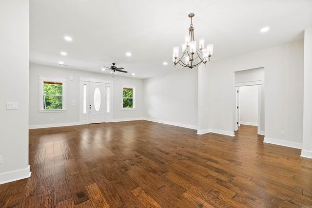 7000 Rolling Manor Drive, Benton, AR 72019