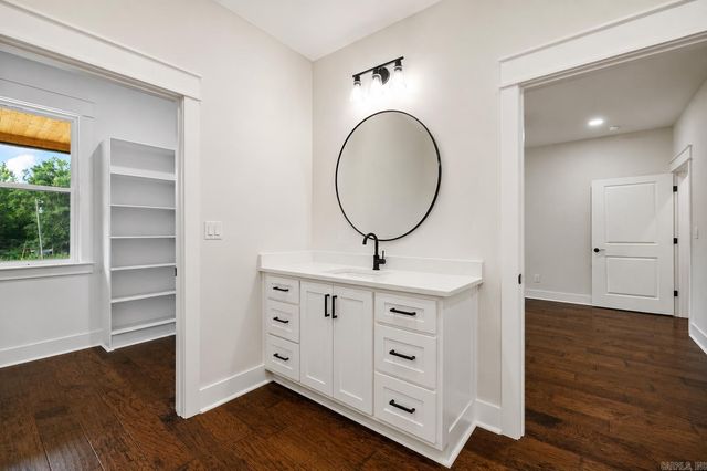 7000 Rolling Manor Drive, Benton, AR 72019