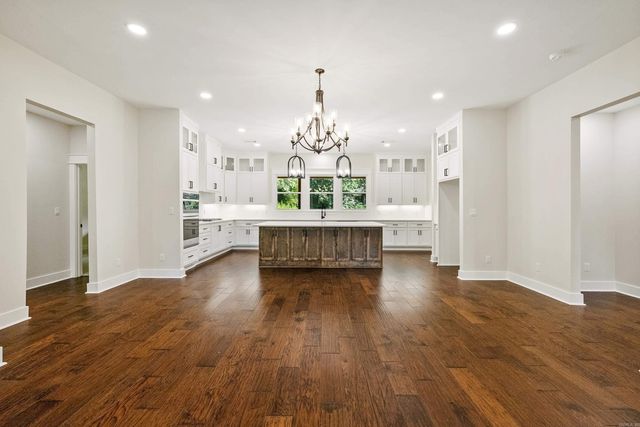 7000 Rolling Manor Drive, Benton, AR 72019
