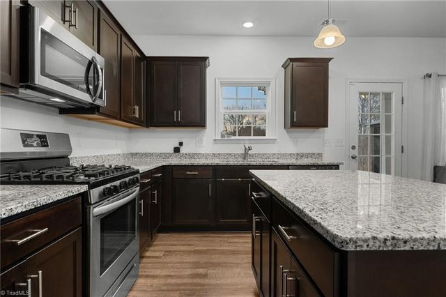 388 Altavista Drive, Clemmons, NC 27012