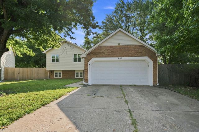 1650 S Willow Oak Ct, Wichita, KS 67230