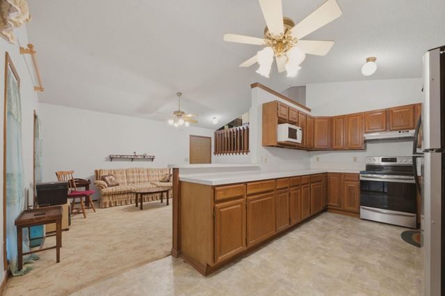 1650 S Willow Oak Ct, Wichita, KS 67230