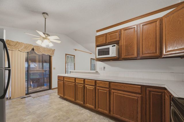 1650 S Willow Oak Ct, Wichita, KS 67230