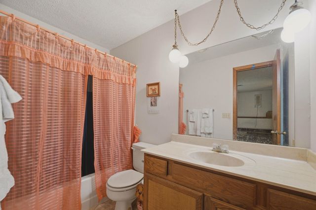 1650 S Willow Oak Ct, Wichita, KS 67230