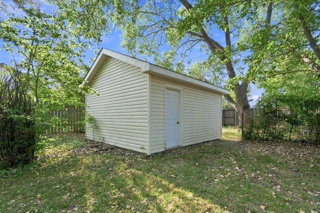 1650 S Willow Oak Ct, Wichita, KS 67230