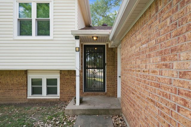 1650 S Willow Oak Ct, Wichita, KS 67230
