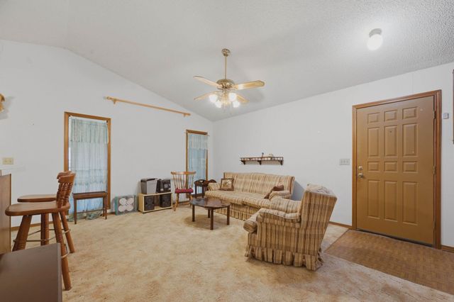 1650 S Willow Oak Ct, Wichita, KS 67230
