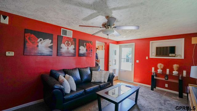4618 Redick Avenue, Omaha, NE 68152