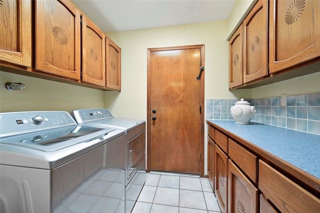 691 Callecita Jicarilla, Santa Fe, NM 87505