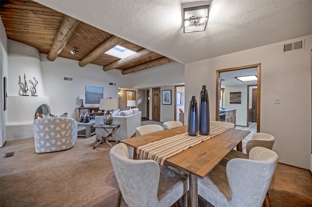 691 Callecita Jicarilla, Santa Fe, NM 87505