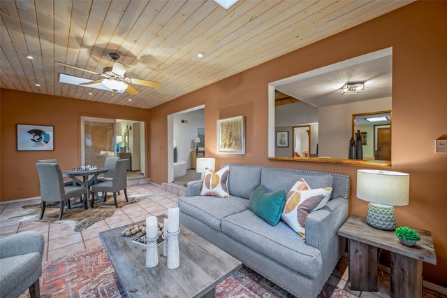 691 Callecita Jicarilla, Santa Fe, NM 87505