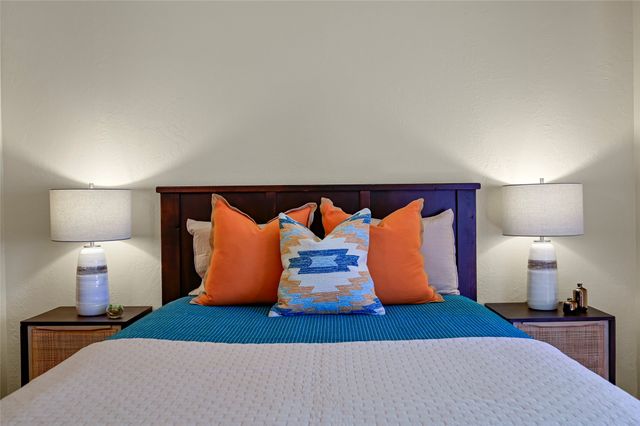 691 Callecita Jicarilla, Santa Fe, NM 87505