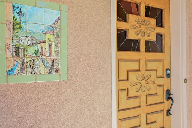 691 Callecita Jicarilla, Santa Fe, NM 87505