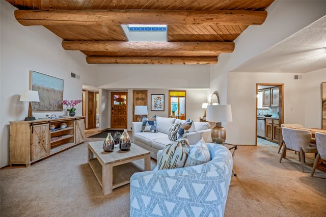 691 Callecita Jicarilla, Santa Fe, NM 87505