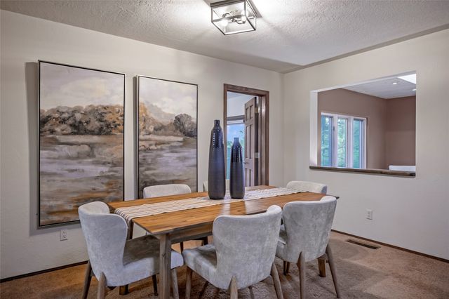 691 Callecita Jicarilla, Santa Fe, NM 87505