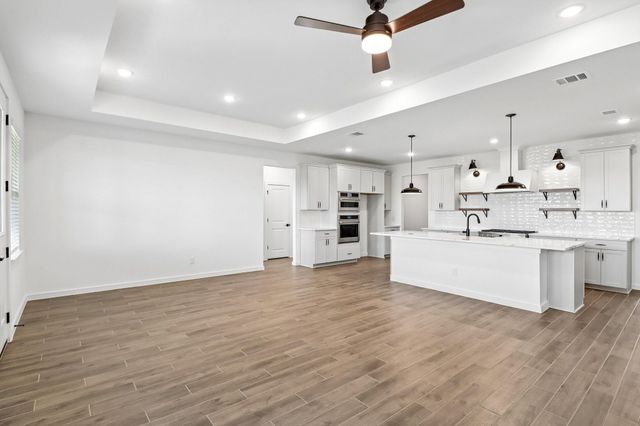 12406 Old Fashion Circle, Mont Belvieu, TX 77535