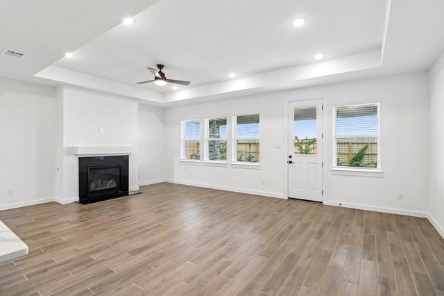 12406 Old Fashion Circle, Mont Belvieu, TX 77535