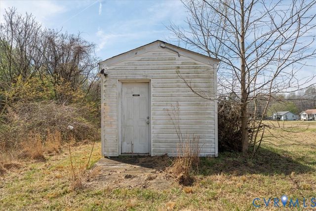 6717 Middle Rd, Prince George, VA 23875
