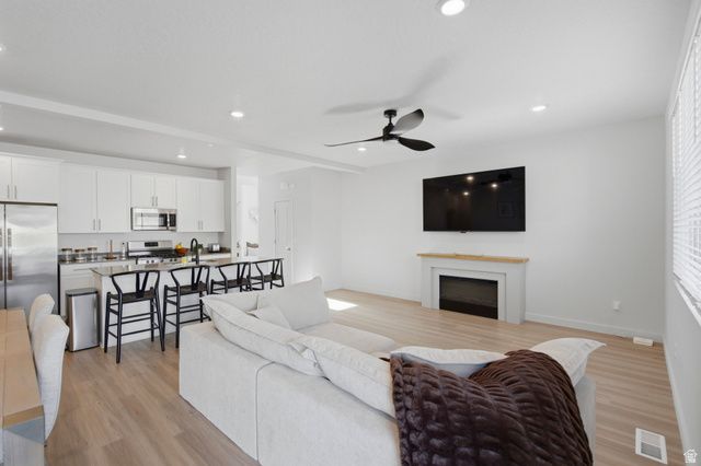 2143 N CHIANTI ST, Saratoga Springs, UT 84045