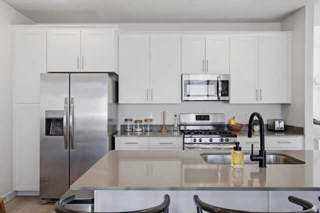 2143 N CHIANTI ST, Saratoga Springs, UT 84045