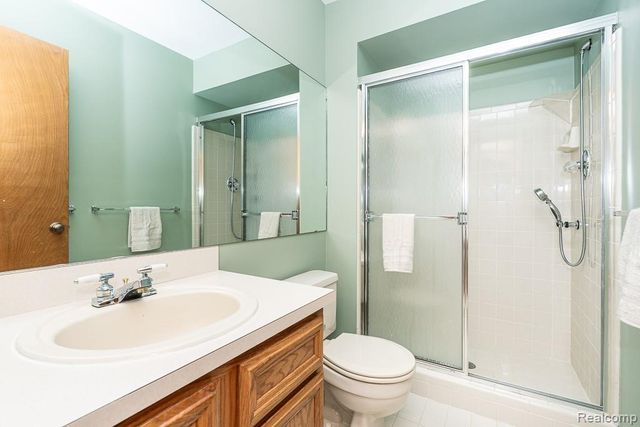 49414 Richmond Court, Shelby Twp, MI 48315