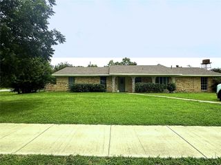 206 N Main Street, Edgewood, TX 75117