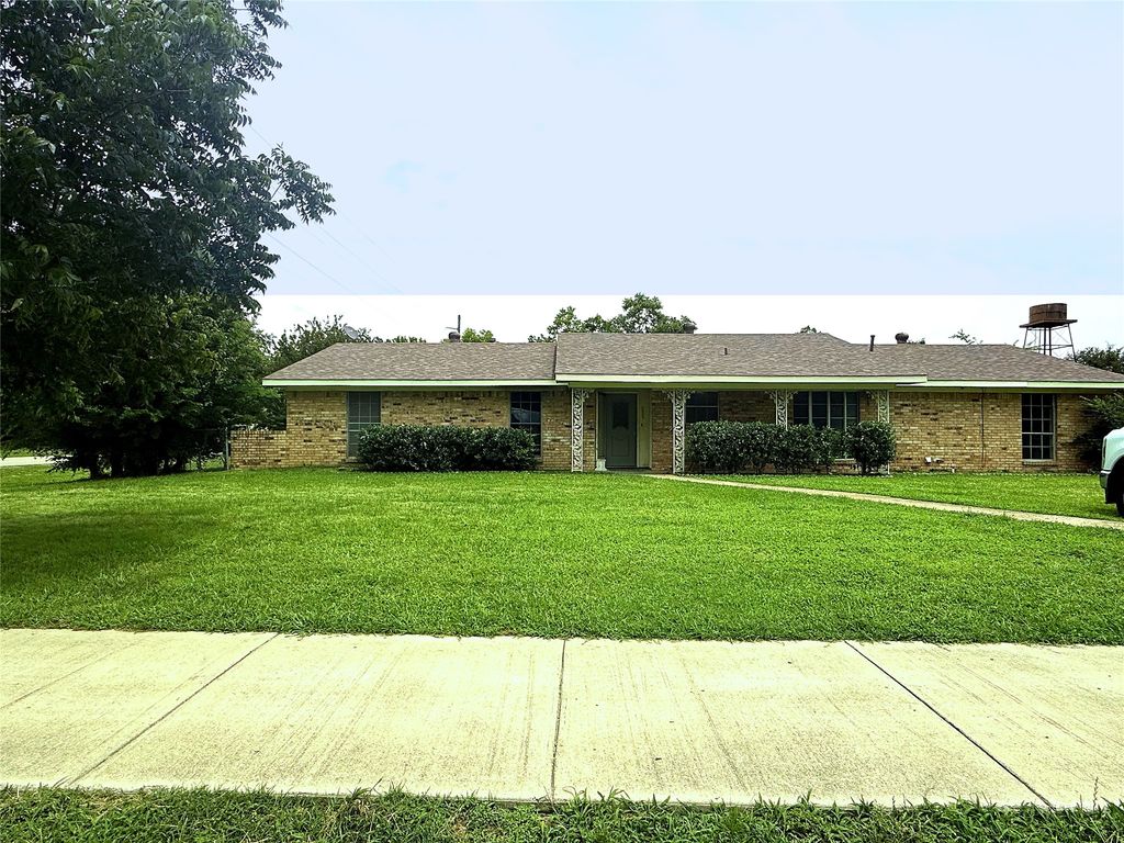 206 N Main Street, Edgewood, TX 75117