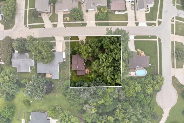 1925 Wembley Road, Waterloo, IA 50701