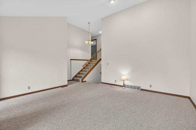 1925 Wembley Road, Waterloo, IA 50701