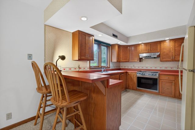 1925 Wembley Road, Waterloo, IA 50701